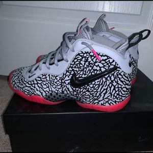Nike foamposite elephants size 4y